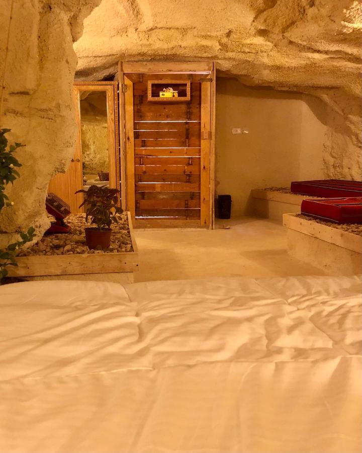 7 Caves Hotel Al Jāyah 外观 照片