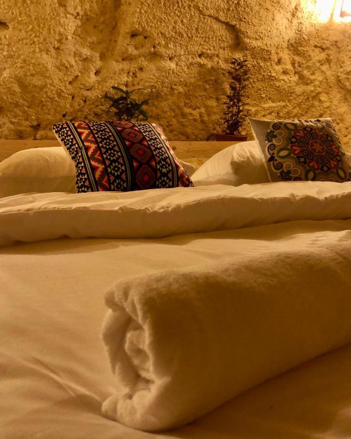 7 Caves Hotel Al Jāyah 外观 照片