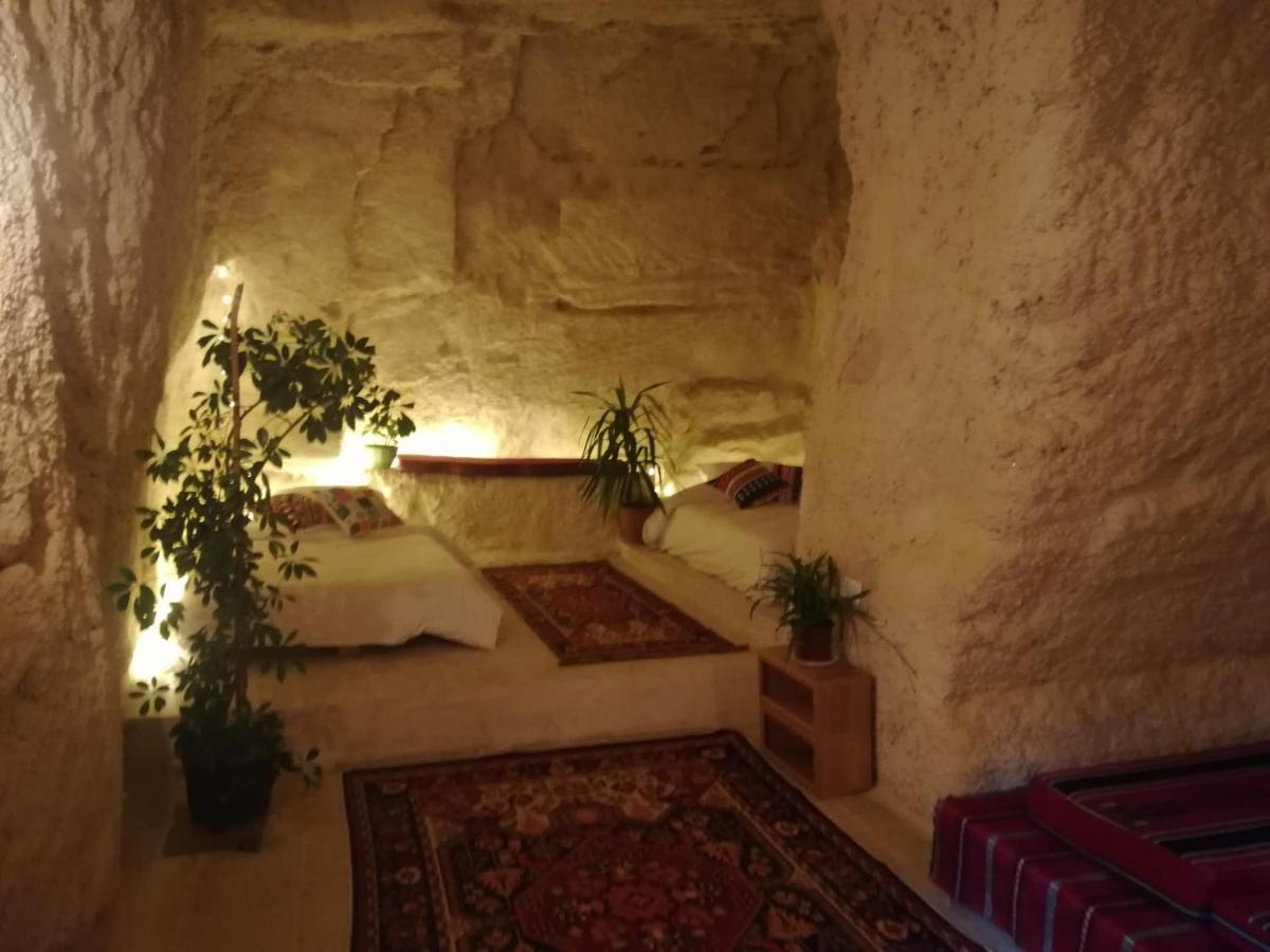 7 Caves Hotel Al Jāyah 外观 照片