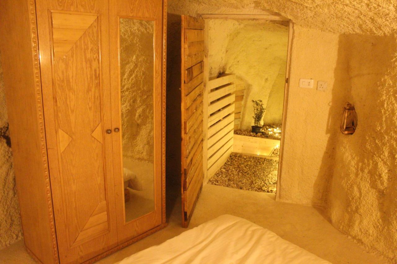 7 Caves Hotel Al Jāyah 外观 照片
